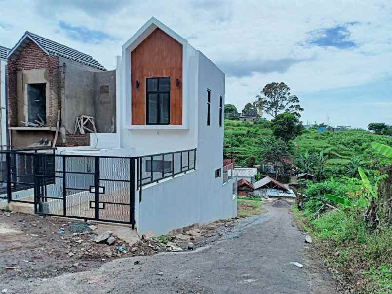 rumah baru 2 lantai gratis full furnished cimahi