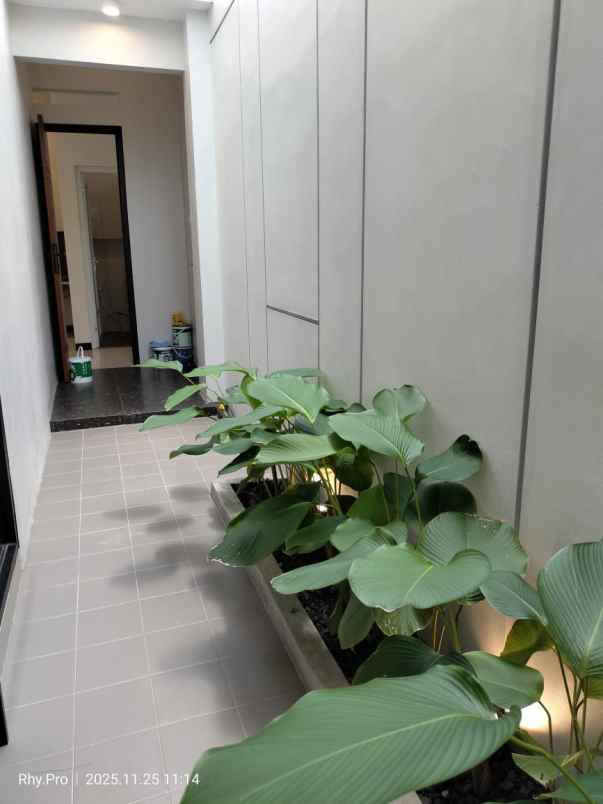 rumah baru cantik timur kammpus uii yogyakarta