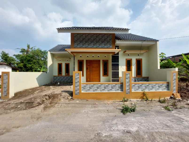 rumah baru modern dekat candi kalasan