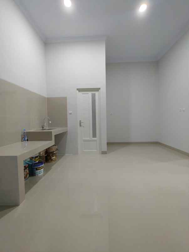 rumah baru modern living di kalisari jaktim