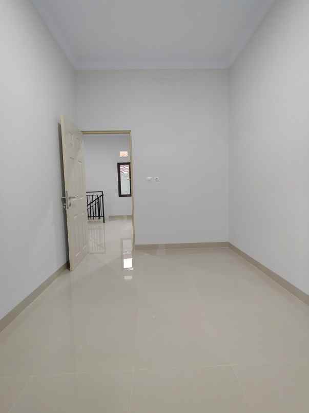 rumah baru modern living di kalisari jaktim