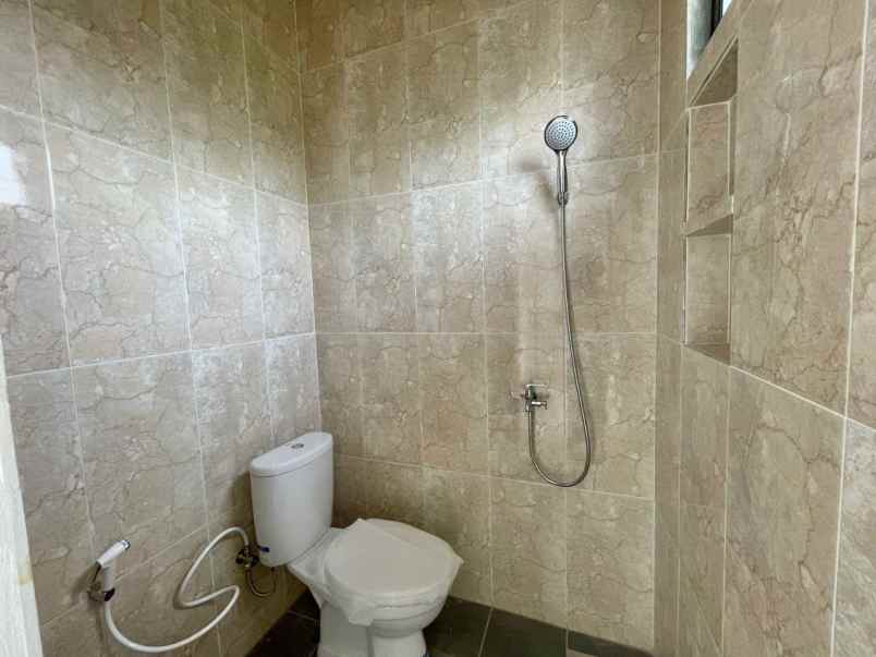 rumah baru siap huni di pocis tangerang selatan