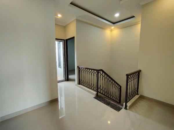 rumah baru siap huni selangkah ke alun2 gdc depok