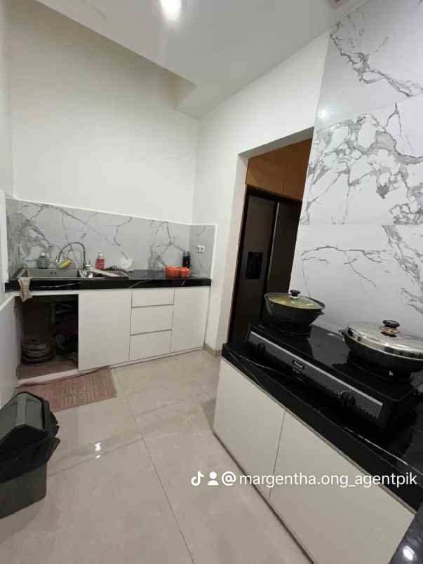 rumah camar pik rapi bersih siap huni