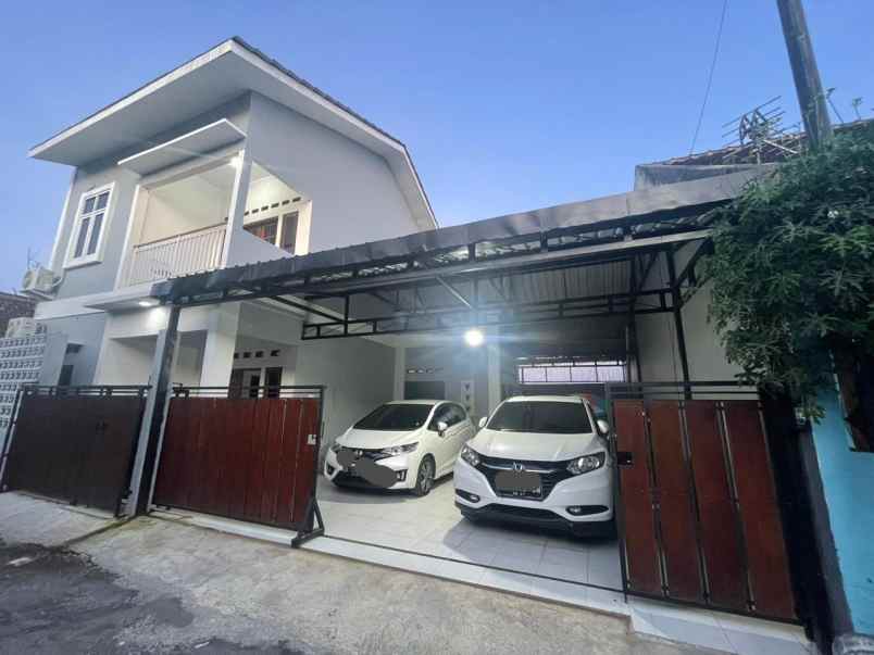 rumah cantik 2 lantai di sewon bantul