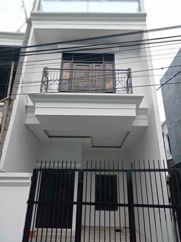 rumah cantik dalam cluster jagakarsa jakarta selatan