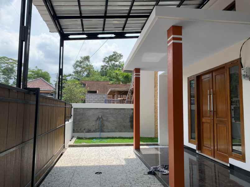 rumah cantik siap huni di sleman jogja