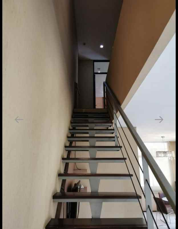 rumah cigadung semi furnished siap huni