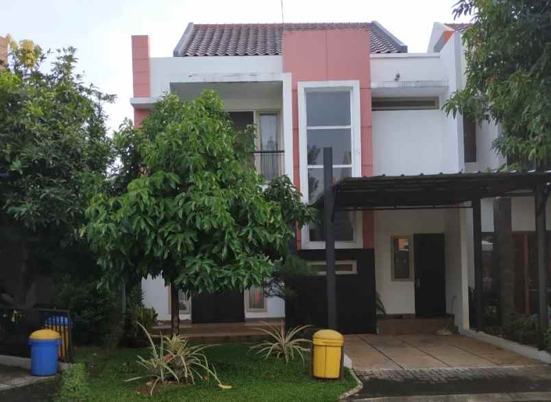 rumah dalam komplek raffles hills cibubur