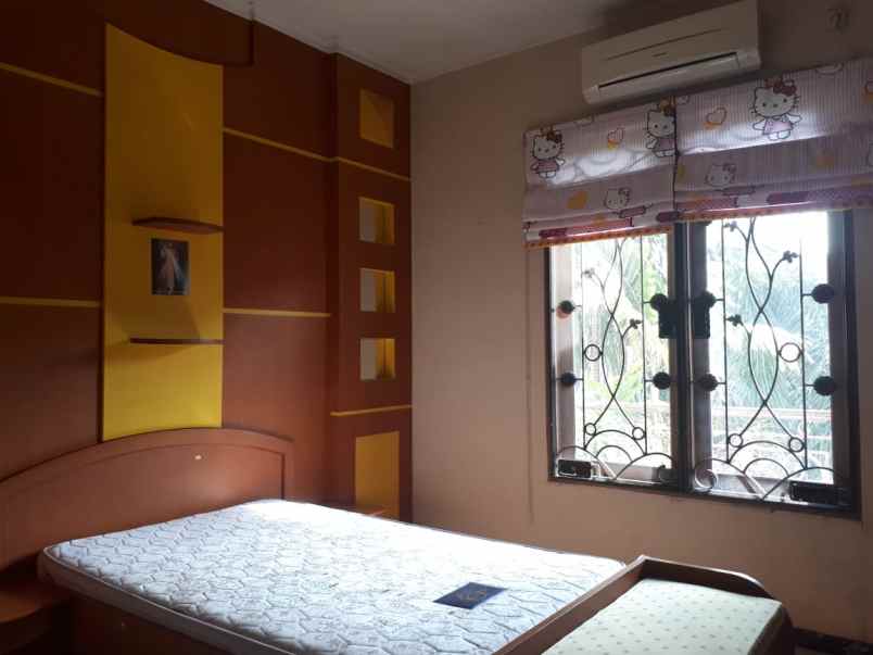 rumah dharmahusada strategis listrik 5500w