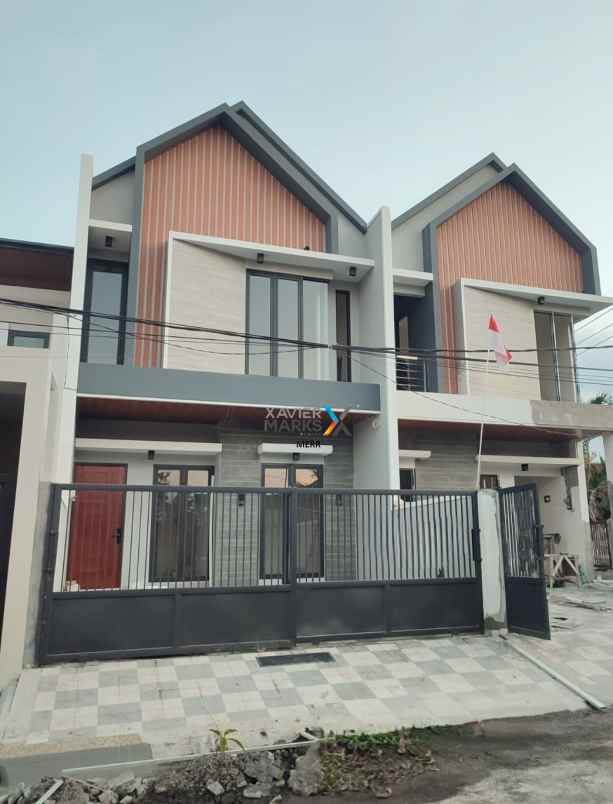 rumah di lokasi premium area sutorejo baru gress