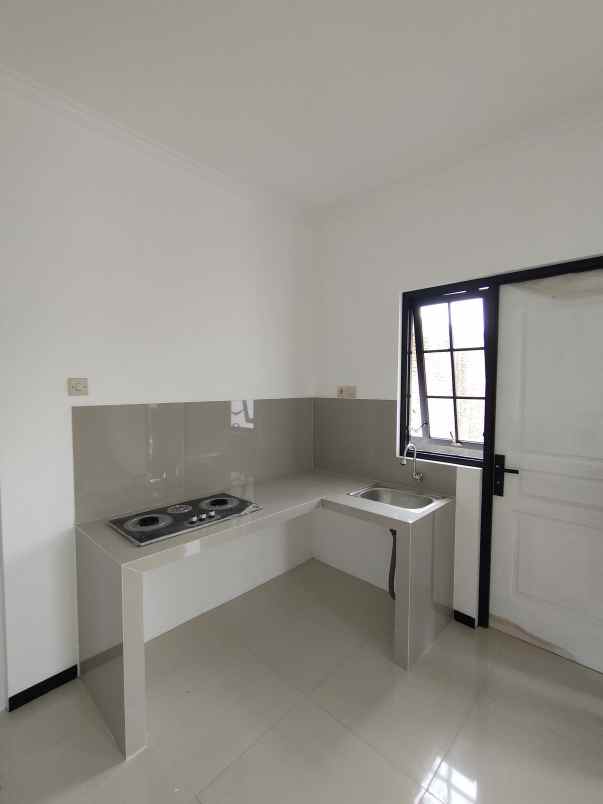 rumah dijual 2 lantai pakissaji malang