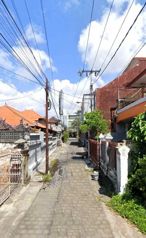 rumah dua lantai di pusat kota denpasar bali