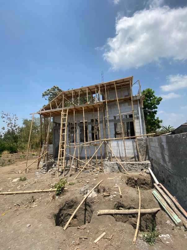 rumah jangkang pesan bangun dekat kampua uii