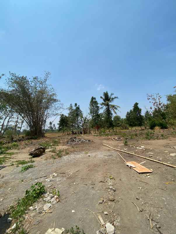 rumah jangkang pesan bangun dekat kampua uii