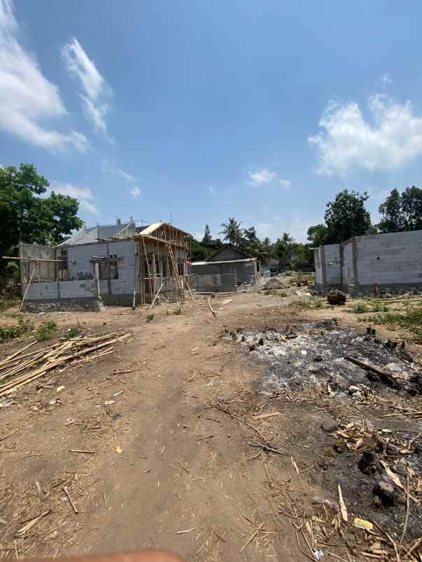 rumah jangkang pesan bangun dekat kampua uii