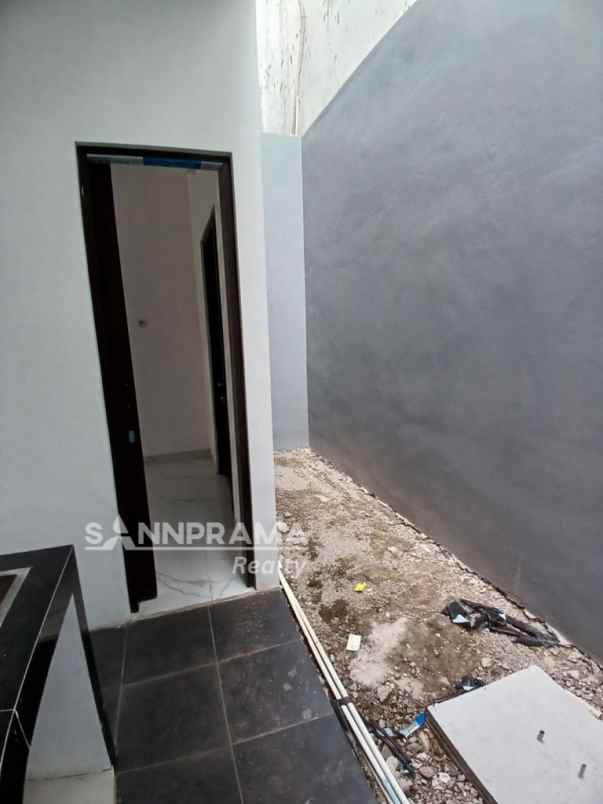 rumah japan scandinavian pengasinan depok rn