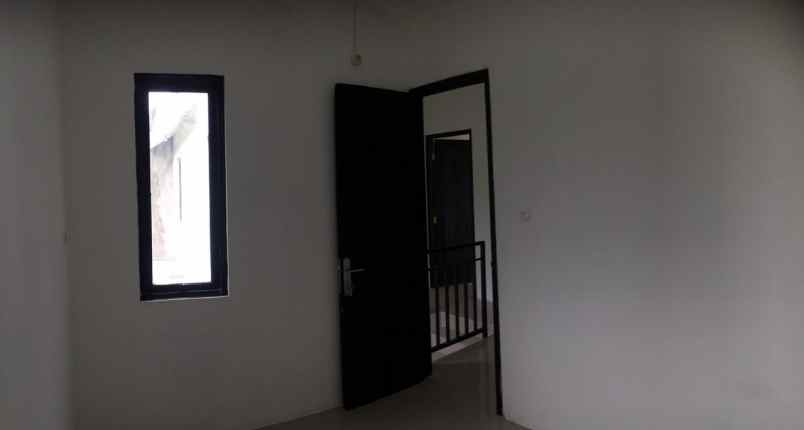 rumah jl baru luk serpong