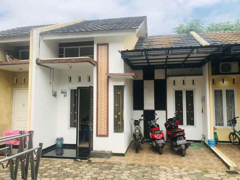 rumah jl nusa cinangka depok