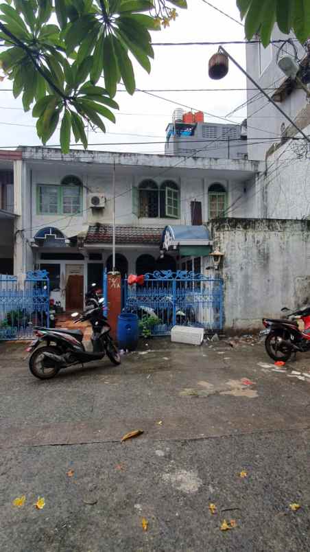 rumah kelapa gading