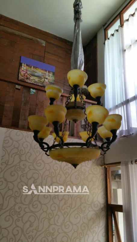 rumah klasik dan unik di jalan pinang 2 limo