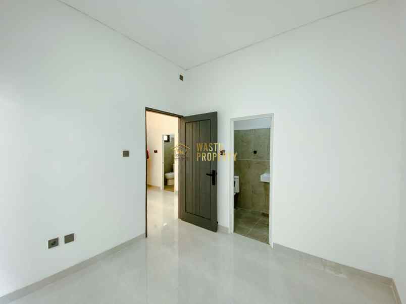 rumah kontemporer siap huni dekat jalan lpmp kalasan