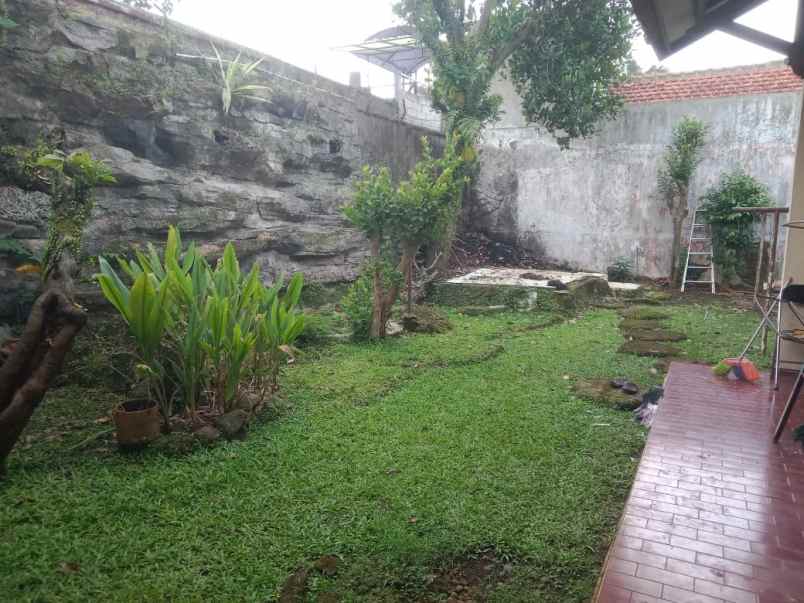 rumah lega halaman luas di cimahi
