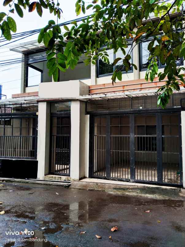 rumah lokasi straregis di salendro buah batu bandung