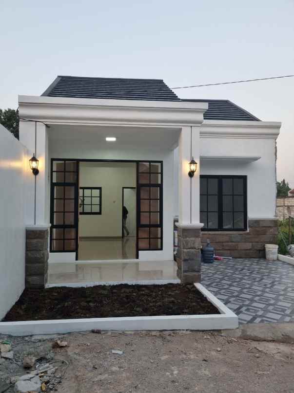 rumah lux baru 1 lantai dekat alun depok