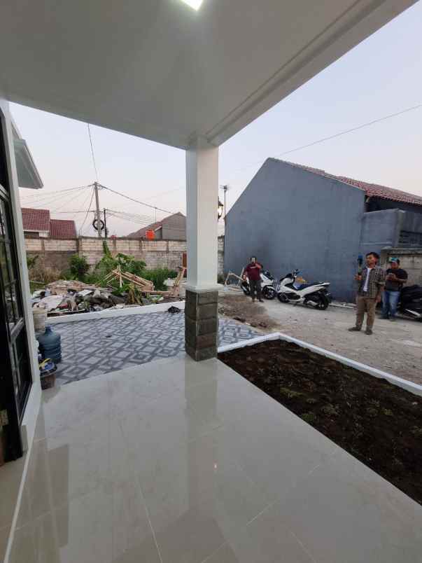 rumah lux baru 1 lantai dekat alun depok