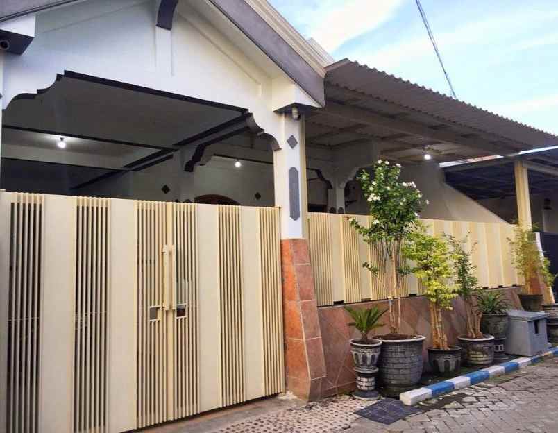 rumah manis one gate di kebraon surabaya