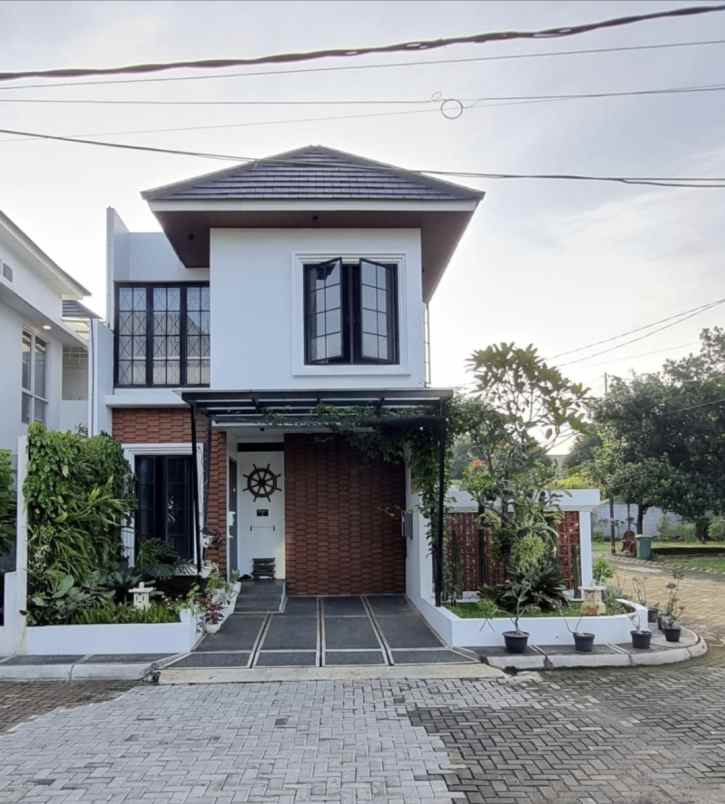 rumah mewah 2 lantai di sektor 3 bintaro