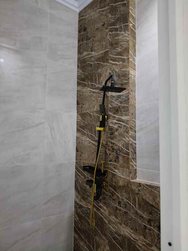 rumah mewah 2 lantai siap huni murah dibeji depok