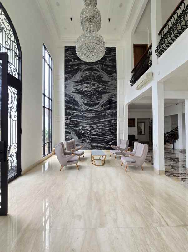 rumah mewah cantik asri dan nyaman di jatiwarna bekasi