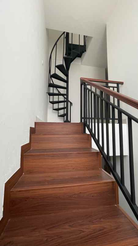 rumah mewah dalam cluster cilangkap jakarta timur