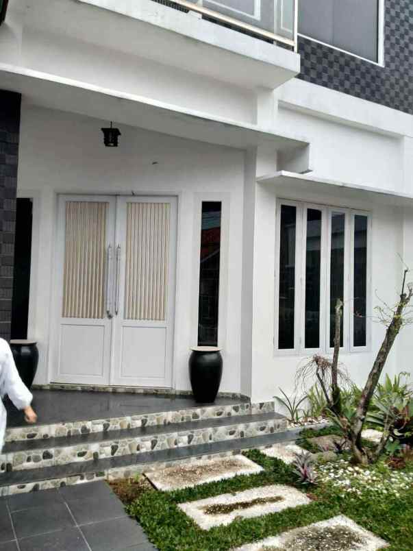 rumah mewah paris 2 pontianak