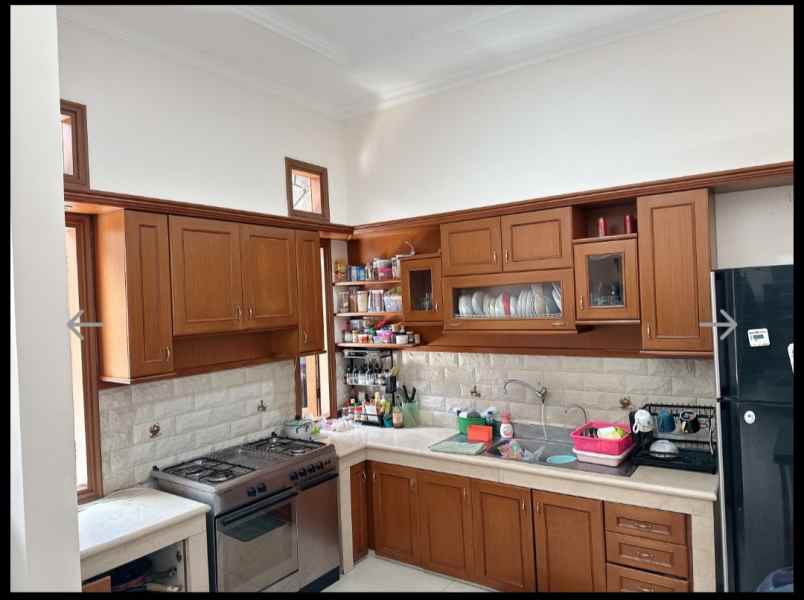 rumah mewah semi furnished di batununggal bandung