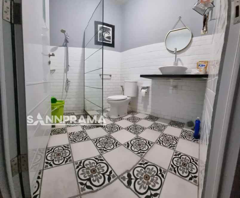 rumah minimalis 2 lantai ciputat timur