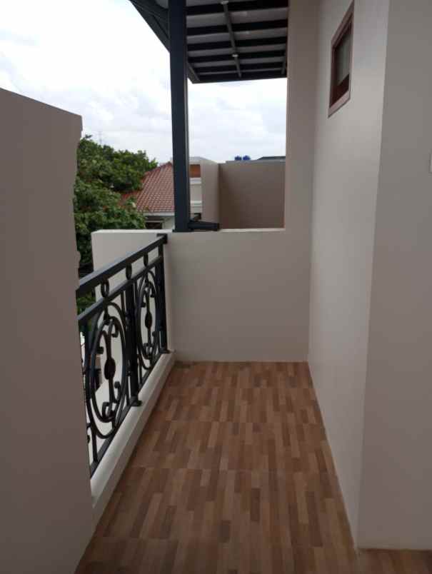 rumah minimalis 2 lantai di kramat jati jakarta timur