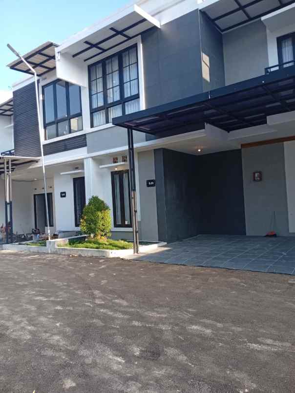 rumah modern cluster dekat stadion maguwoharjo sleman