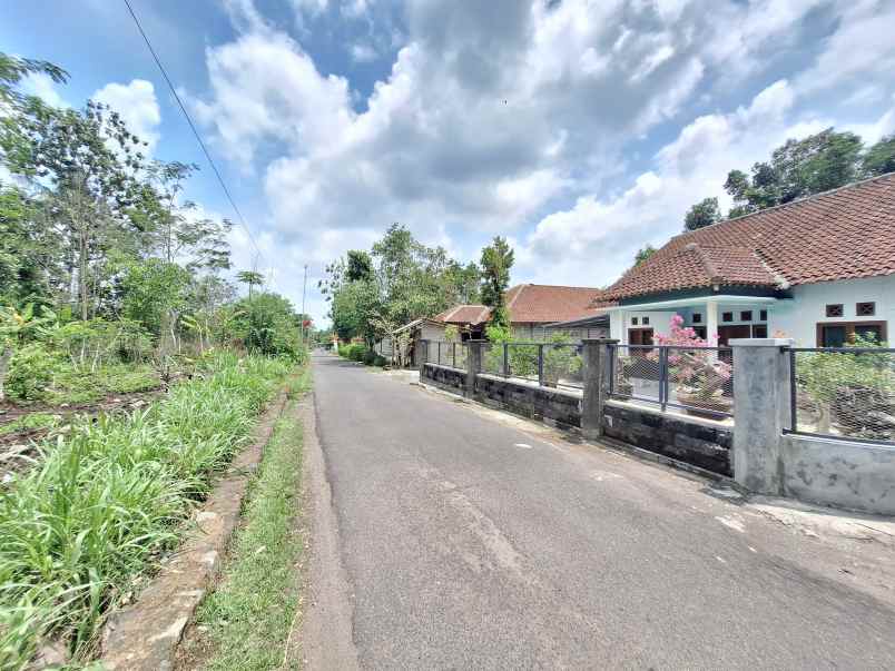 rumah modern timur pasar jangkang sleman