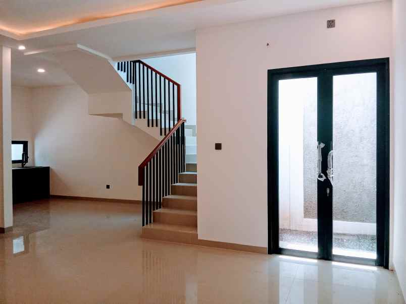 rumah modern tropical di cinere gandul depok