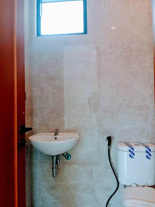 rumah modern tropical di cinere gandul depok