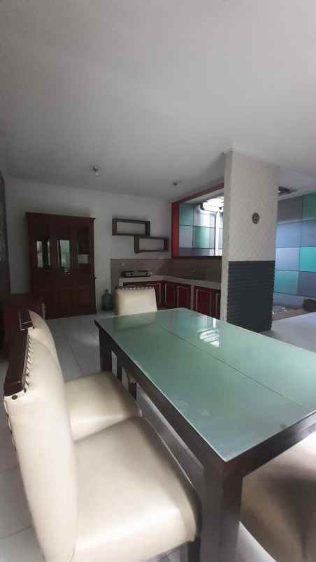 rumah posisi boulevard di grand wisata bekasi