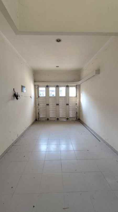 rumah puri galaxy hadap timur