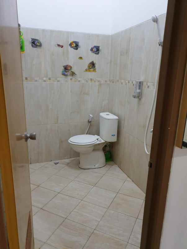 rumah second 1 5 lt dalam cluster di beji depok