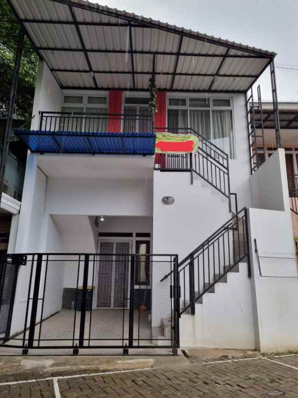 rumah second 1 5 lt dalam cluster di beji depok