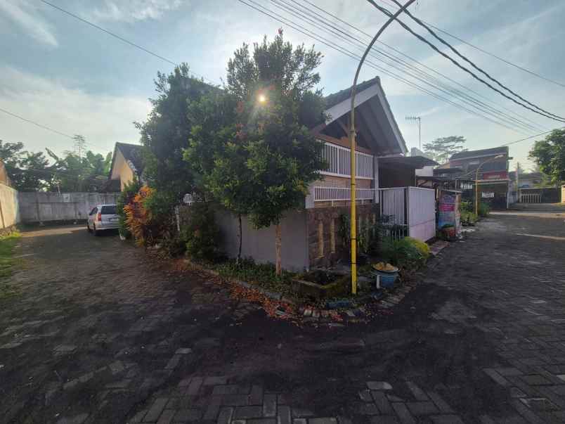 rumah second dekat pabrik gula