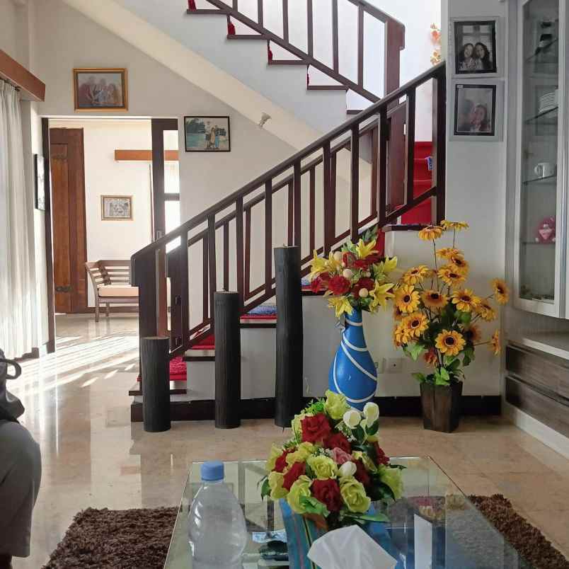 rumah semi villa elegant modern di sanur bali