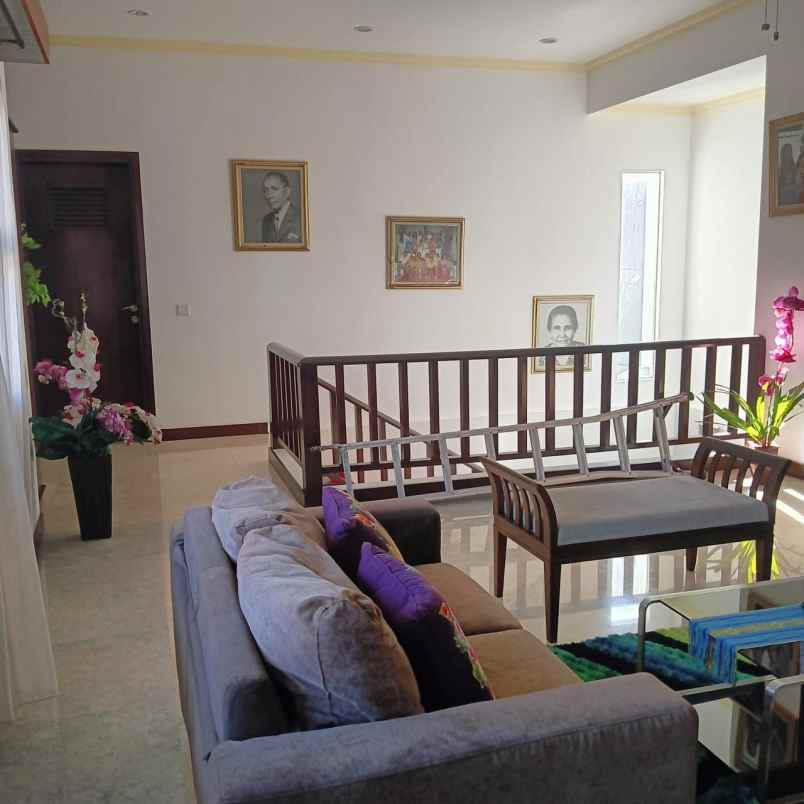 rumah semi villa elegant modern di sanur bali